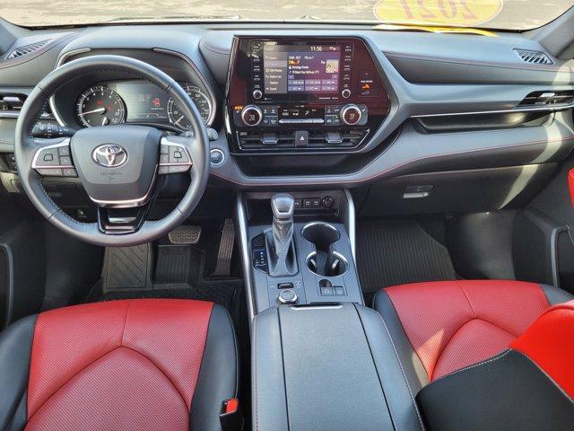 used 2021 Toyota Highlander car, priced at $40,900