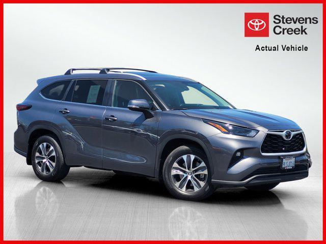 used 2024 Toyota Highlander car, priced at $48,900