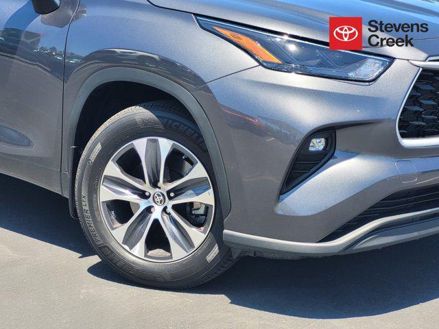 used 2024 Toyota Highlander car, priced at $48,900