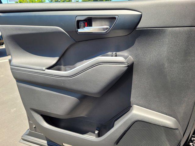 used 2024 Toyota Highlander car, priced at $48,900