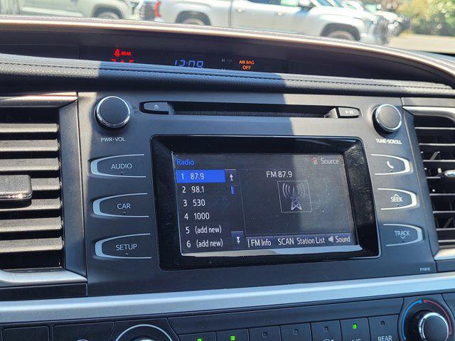 used 2019 Toyota Highlander car, priced at $23,900