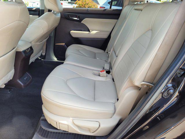 used 2022 Toyota Highlander Hybrid car, priced at $44,900