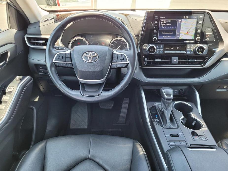 used 2022 Toyota Highlander car, priced at $35,500