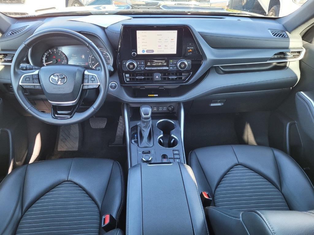 used 2024 Toyota Highlander car, priced at $44,900