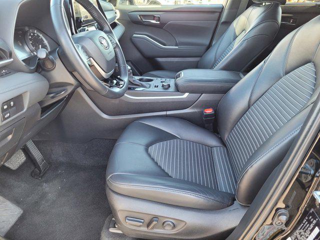 used 2024 Toyota Highlander car, priced at $42,900