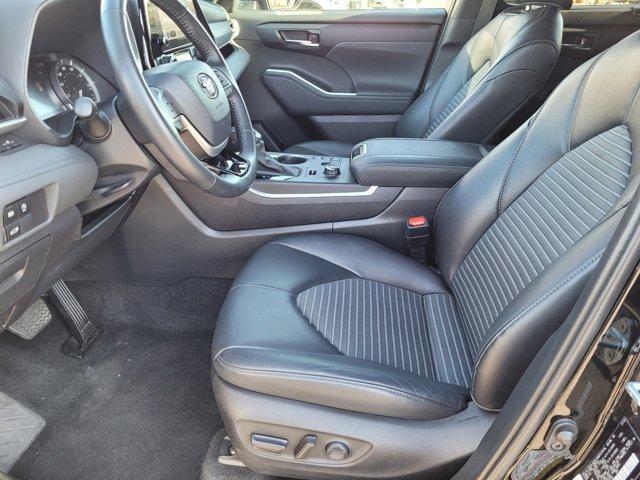 used 2024 Toyota Highlander car, priced at $44,900