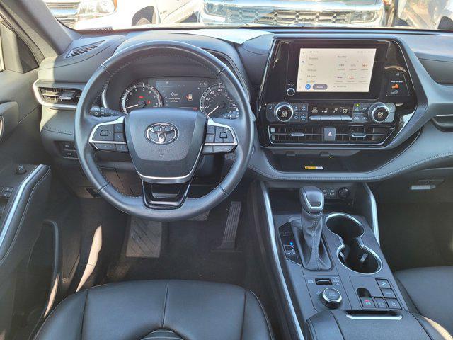 used 2024 Toyota Highlander car, priced at $42,900