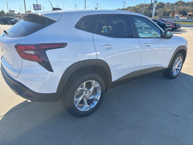 new 2025 Chevrolet Trax car, priced at $22,885