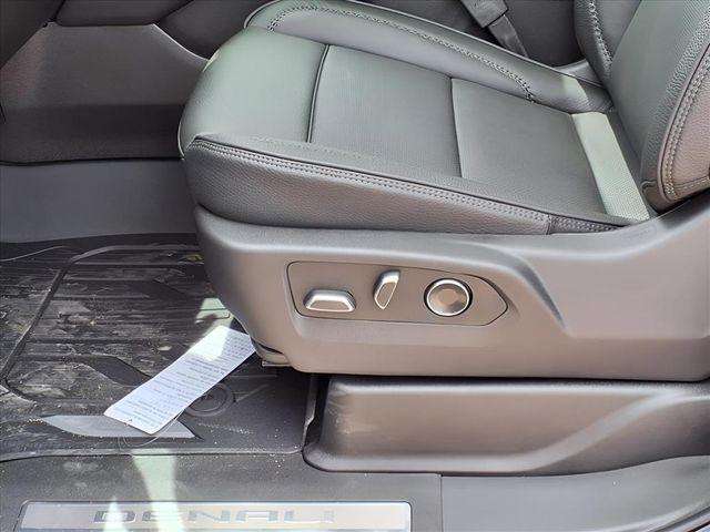new 2025 GMC Yukon XL car, priced at $98,122
