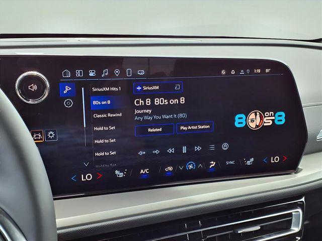 new 2025 Chevrolet Traverse car, priced at $45,399