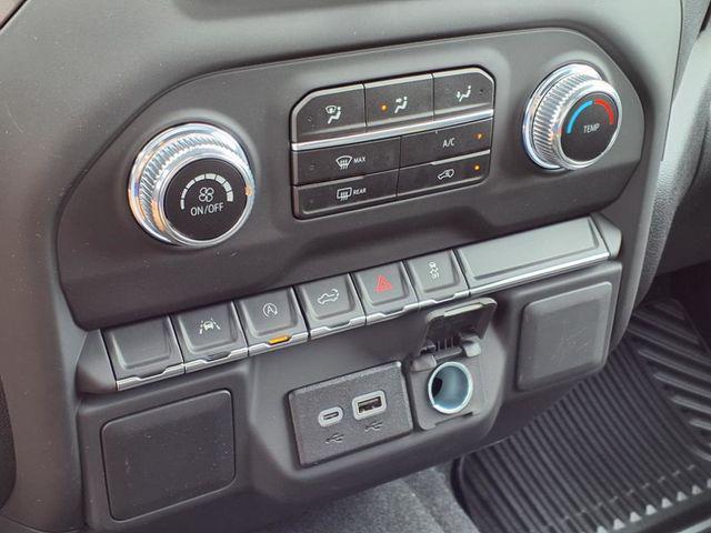 new 2025 GMC Sierra 1500 car, priced at $47,575