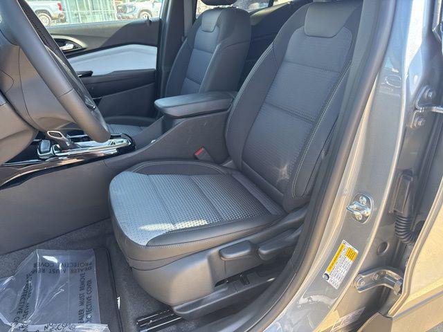 new 2025 Chevrolet Trax car, priced at $25,485