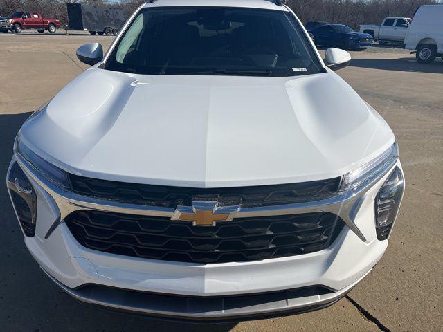 new 2025 Chevrolet Trax car, priced at $25,025