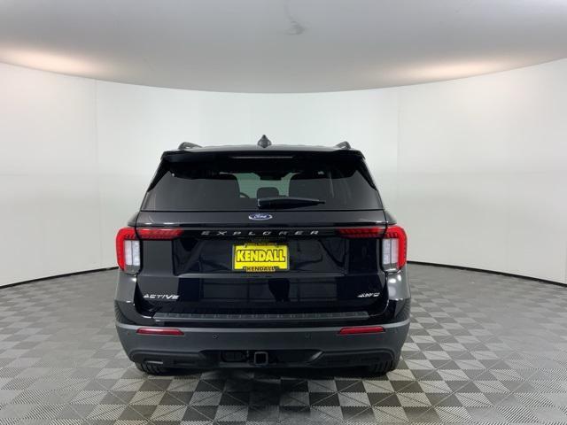 new 2025 Ford Explorer car, priced at $40,316