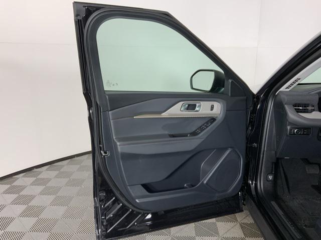 new 2025 Ford Explorer car, priced at $40,316