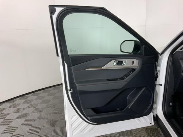 new 2025 Ford Explorer car, priced at $46,937