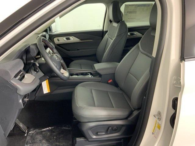 new 2025 Ford Explorer car, priced at $46,217