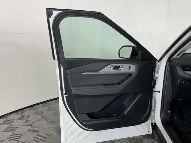 new 2025 Ford Explorer car, priced at $48,270