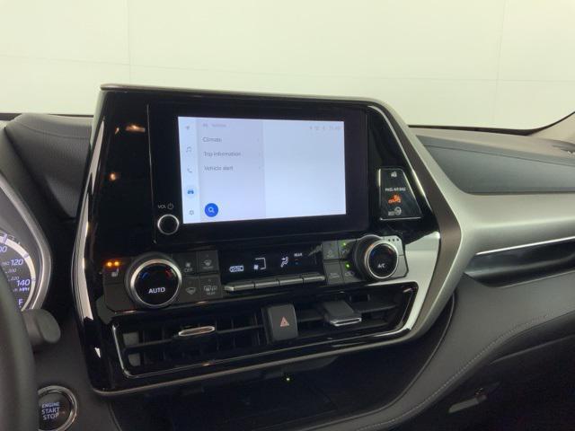 used 2023 Toyota Highlander car, priced at $42,971