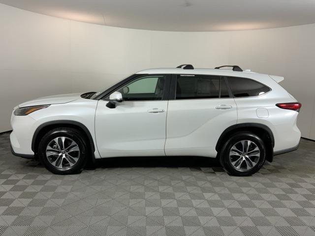 used 2023 Toyota Highlander car, priced at $42,971