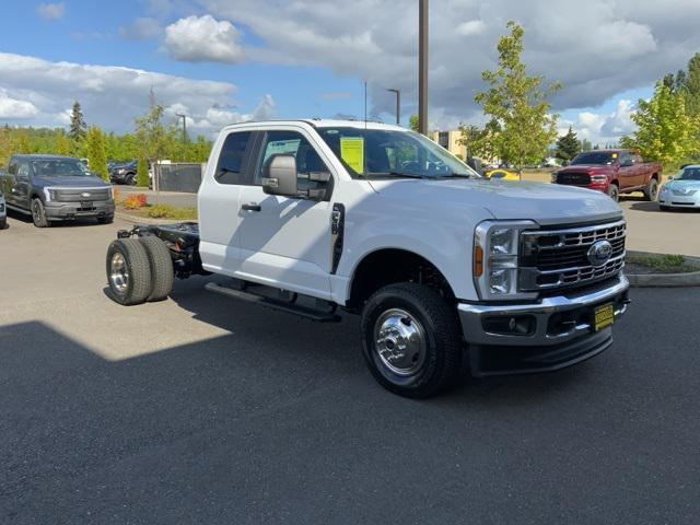 new 2025 Ford F-350 car, priced at $60,575