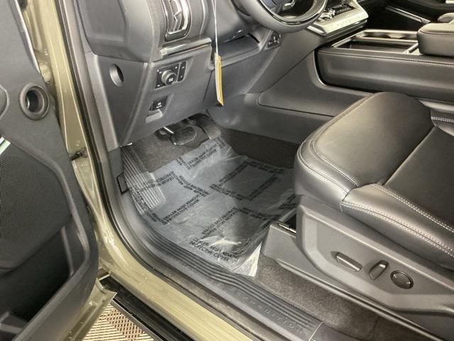 new 2025 Ford Expedition car, priced at $88,060