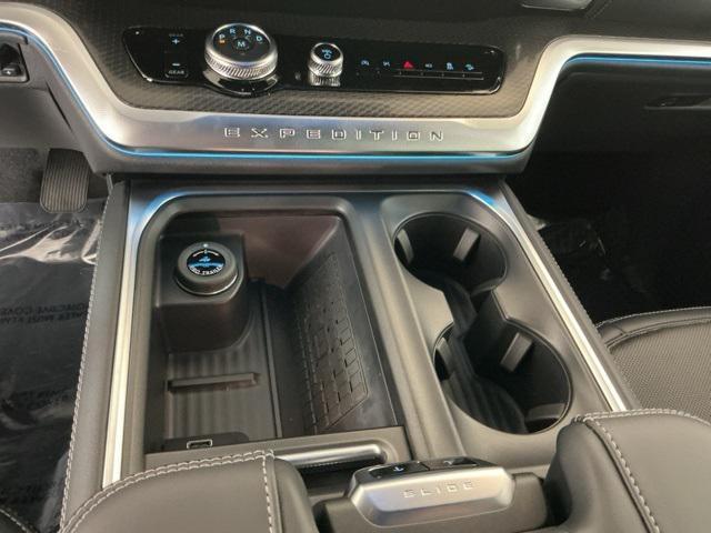 new 2025 Ford Expedition car, priced at $88,060