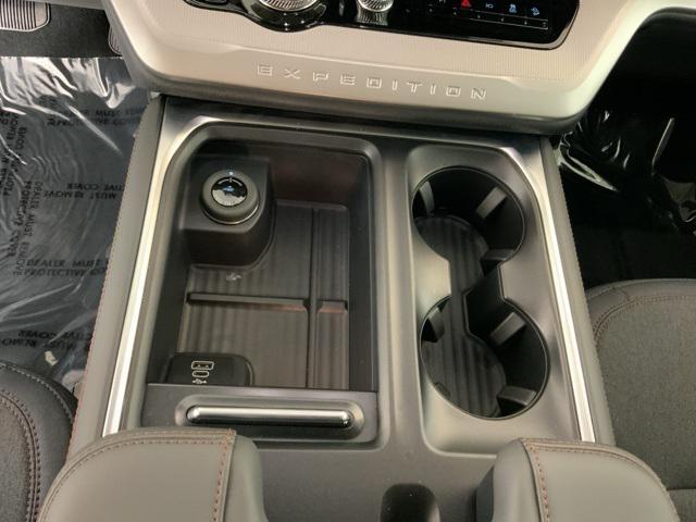 new 2025 Ford Expedition car, priced at $67,400