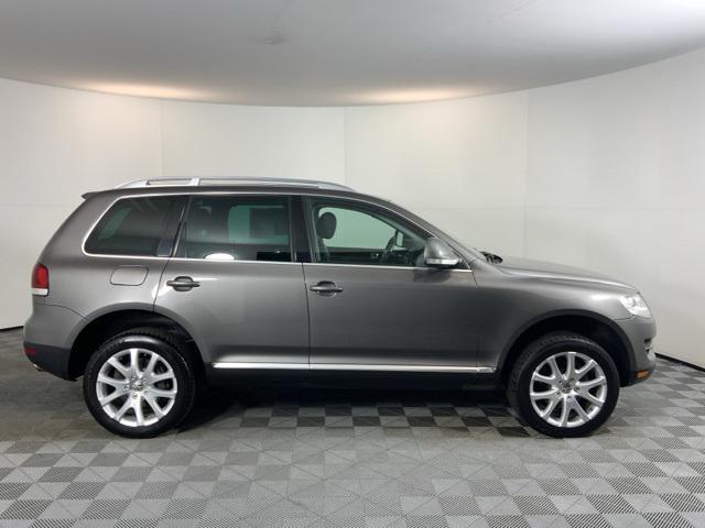 used 2008 Volkswagen Touareg 2 car, priced at $8,971