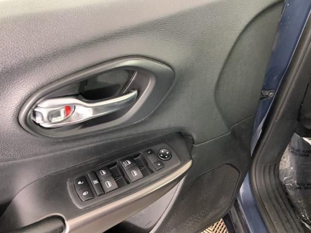 used 2020 Jeep Cherokee car, priced at $12,971
