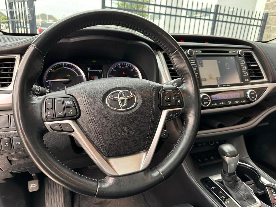used 2017 Toyota Highlander Hybrid car, priced at $25,950
