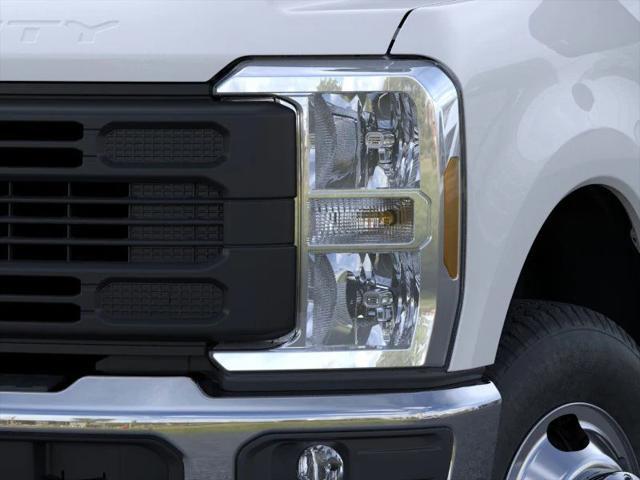 new 2025 Ford F-350 car, priced at $69,620