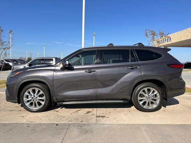 used 2021 Toyota Highlander car, priced at $33,000