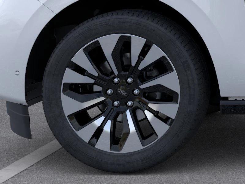 new 2025 Ford Expedition car, priced at $78,328