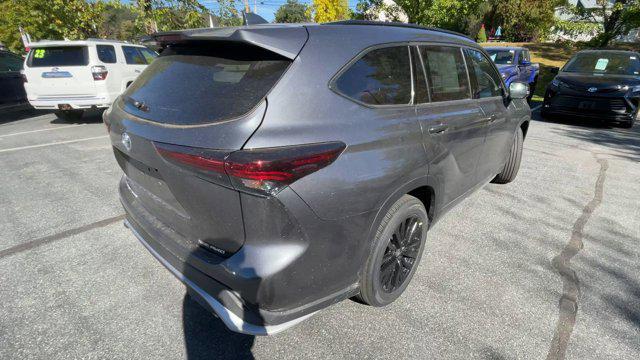 new 2025 Toyota Highlander car, priced at $51,423