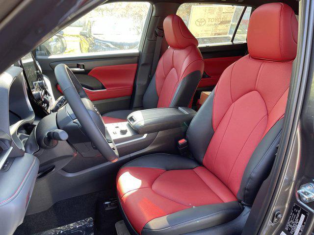 new 2025 Toyota Highlander car, priced at $51,423