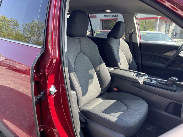 new 2025 Toyota Highlander car, priced at $45,868