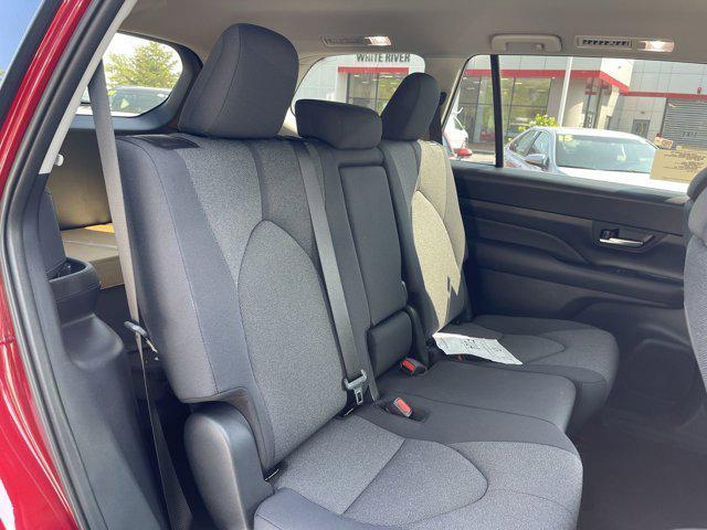 new 2025 Toyota Highlander car, priced at $45,868