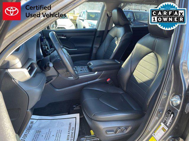 used 2023 Toyota Highlander car, priced at $38,500