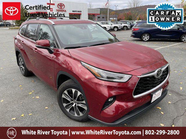used 2021 Toyota Highlander car, priced at $27,900