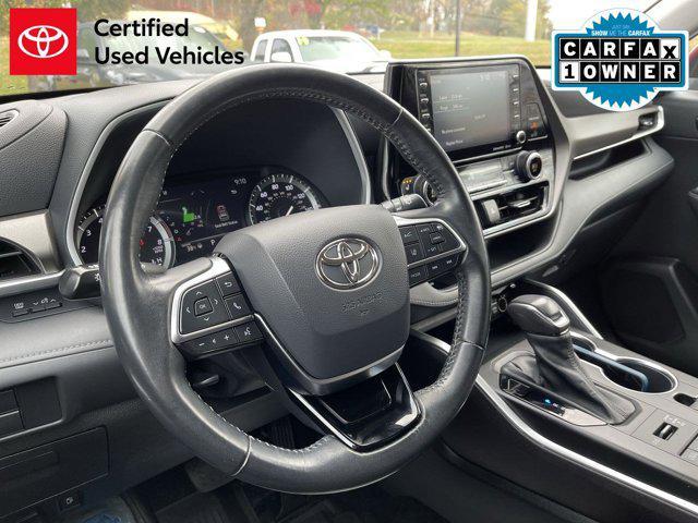 used 2021 Toyota Highlander car, priced at $27,900