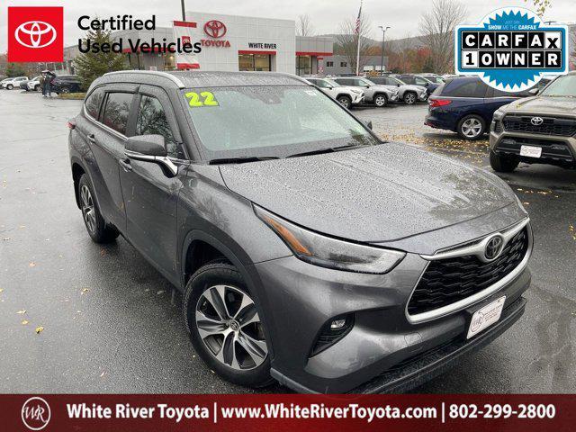 used 2023 Toyota Highlander car, priced at $38,900