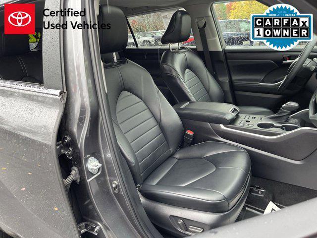 used 2023 Toyota Highlander car, priced at $38,900