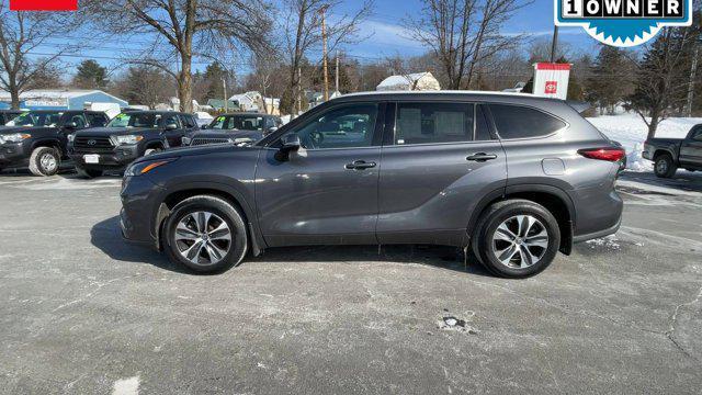 used 2022 Toyota Highlander car, priced at $34,000