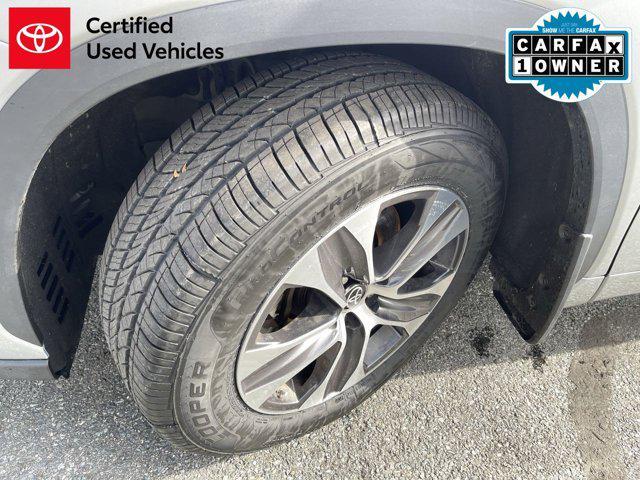 used 2023 Toyota Highlander car, priced at $36,900