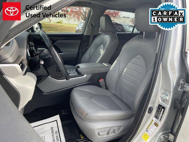 used 2023 Toyota Highlander car, priced at $36,900