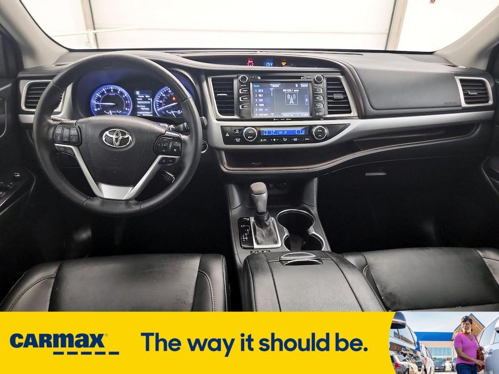 used 2019 Toyota Highlander car, priced at $28,998