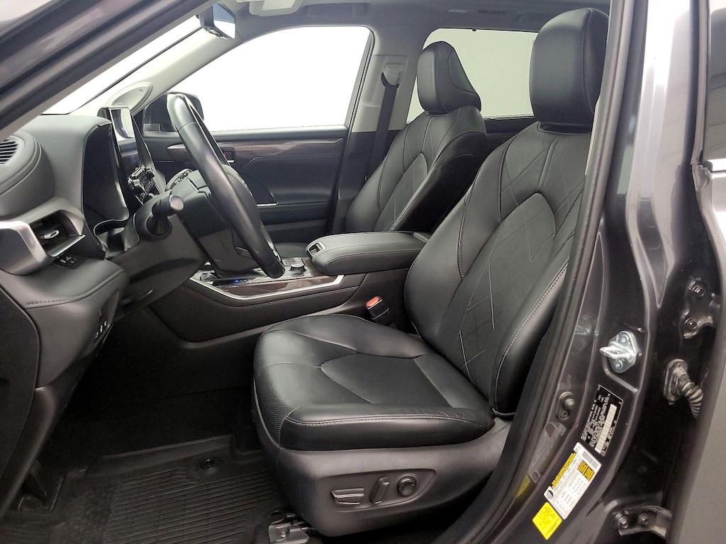 used 2021 Toyota Highlander car, priced at $33,998