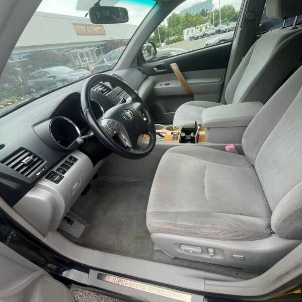 used 2008 Toyota Highlander Hybrid car, priced at $6,999