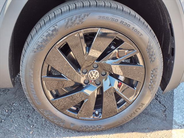 new 2025 Volkswagen Atlas car, priced at $45,091